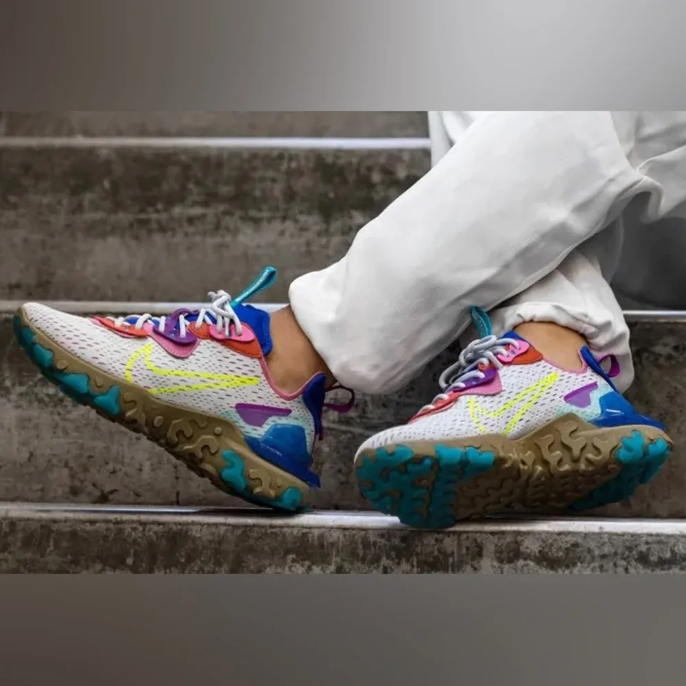 Nike NSW React Vision D/MS/X Sneakers in Photon Dust Lemon Venom Women's Size 6